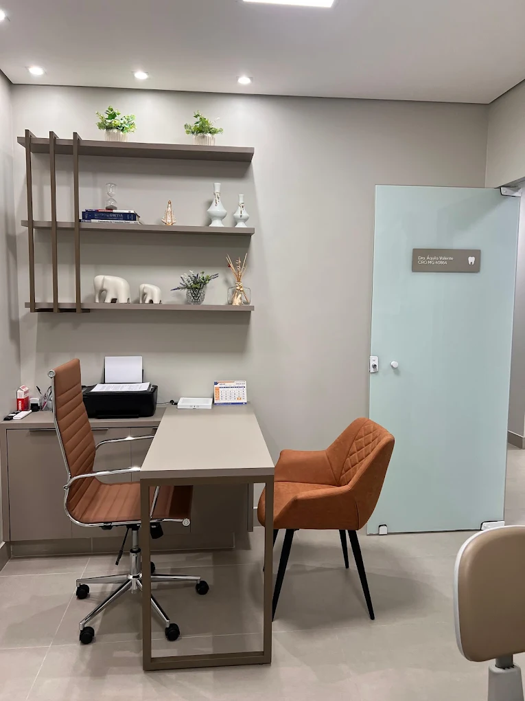 Consultório com equipamentos modernos